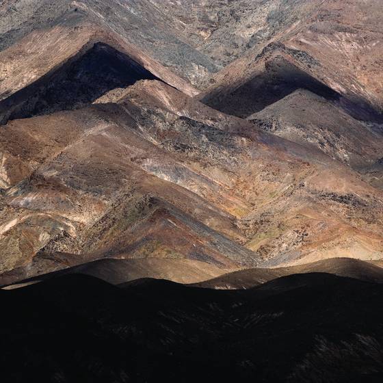 Death_valley_shadows
