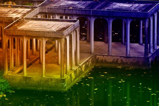 Glass_house_lake_pavillion_b7