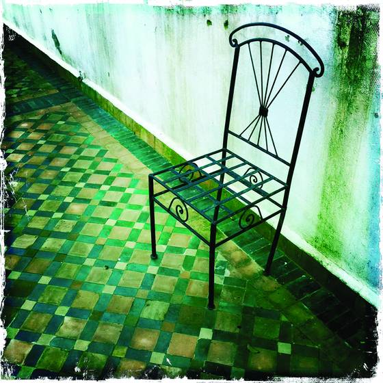 Chair_and_tile