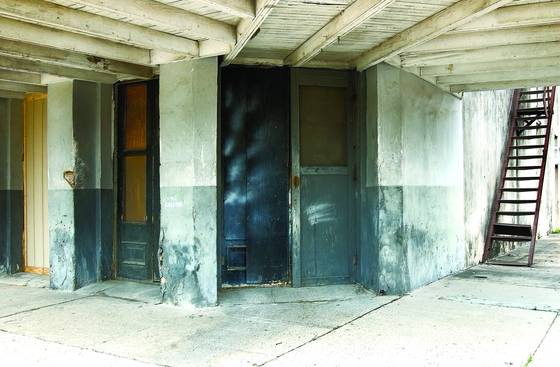 Vacated_-_no_loitering
