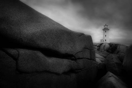 Peggy_s_cove_light_ii
