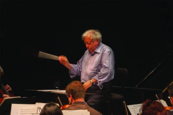 Human_waves_of_music_in_philipe_entremont_2