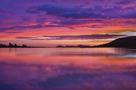 Mountain_lake_sunset