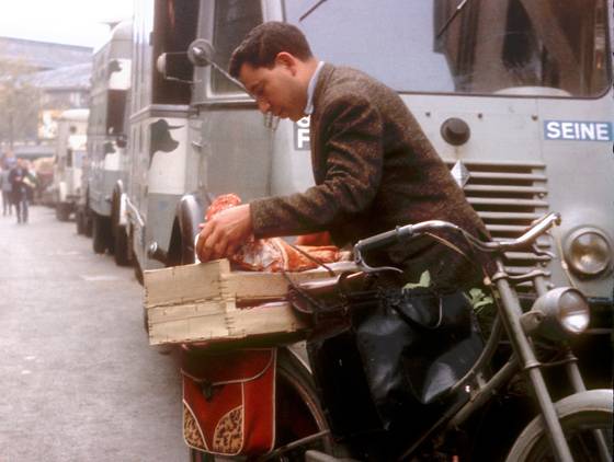 Personalized_meat_transport_-_les_halles