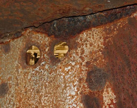 Uss_arizona_remnant_2