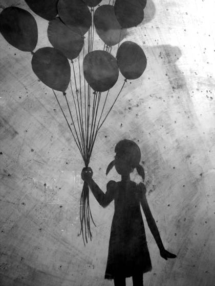 Fist_full_of_balloons