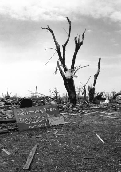 Tornado_damage_2