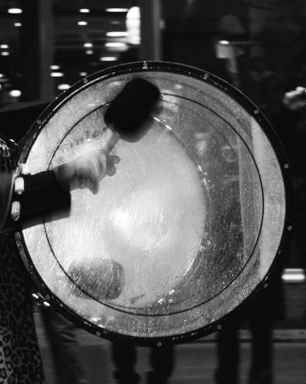 Two_drummers_on_a_rainy_day