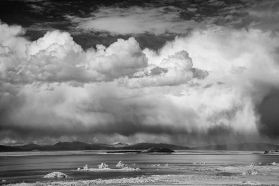 Rain_showers_over_mono_lake