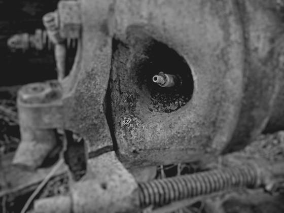 Old_pump_spark_plug