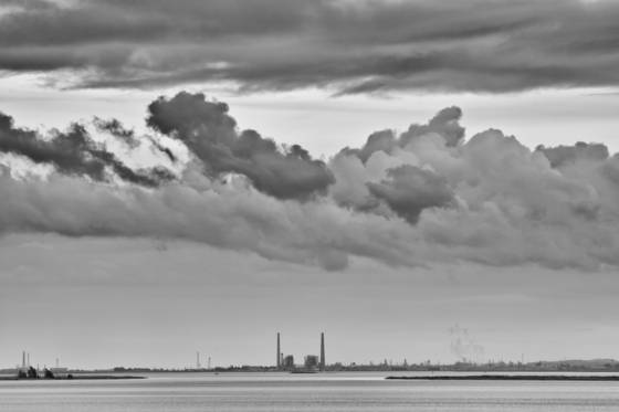 Distant_power_station