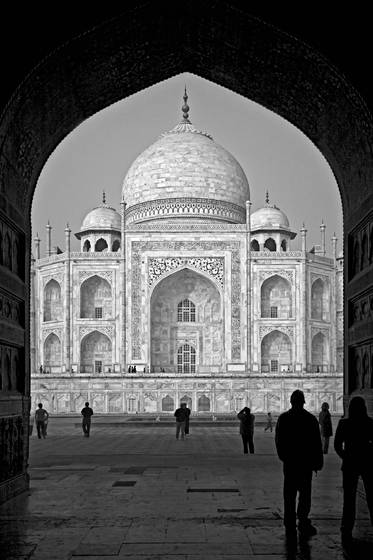 The_taj_mahal_from_the_jawab