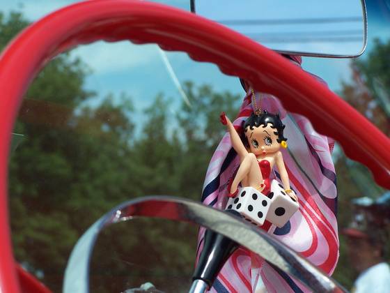 Betty_behind_the_wheel