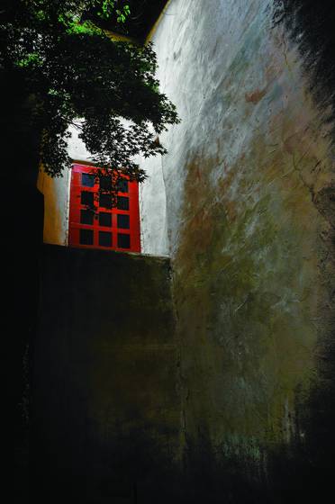 Window_in_the_wall