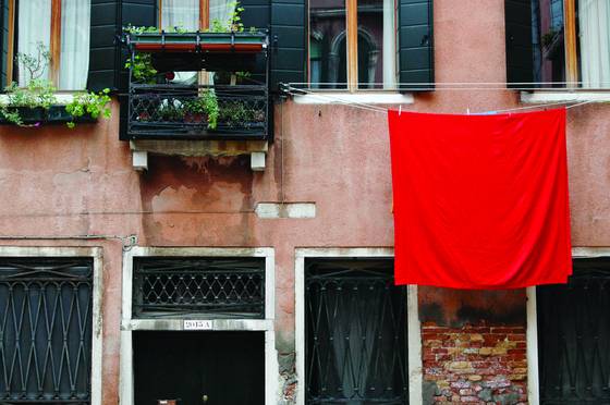 Red_laundry