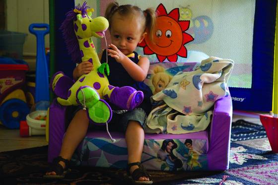 Myah_and_giraffe