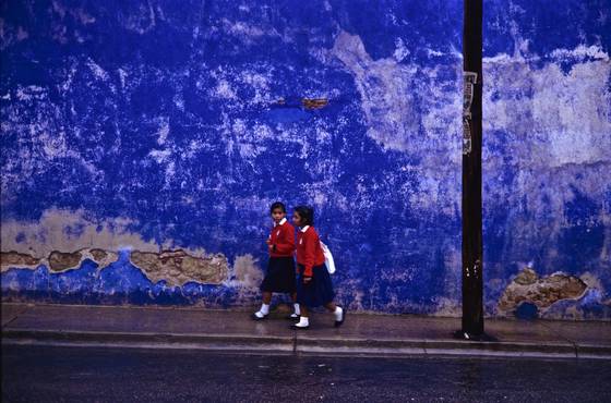 Blue_wall_in_oaxaca