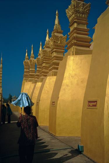 Gold_and_silver_umbrella