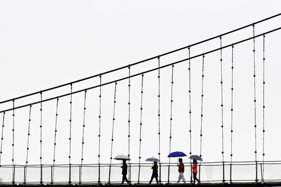 4-umbrellas