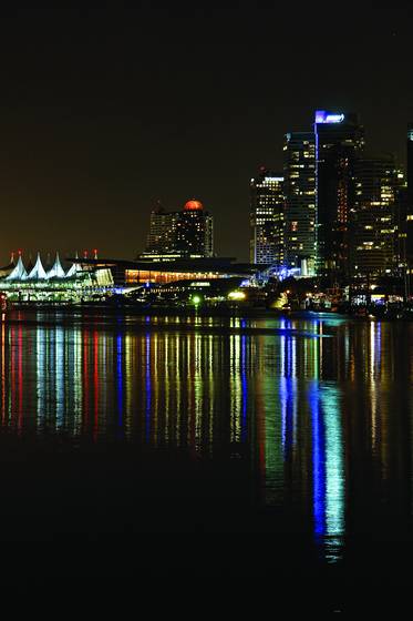 Coal_harbour_night_-_1