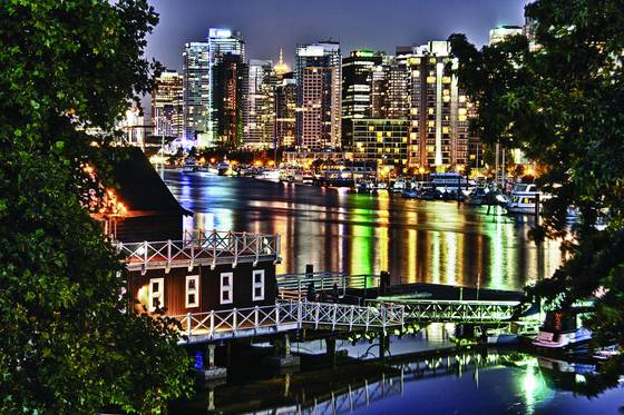 Coal_harbour_night_-_2