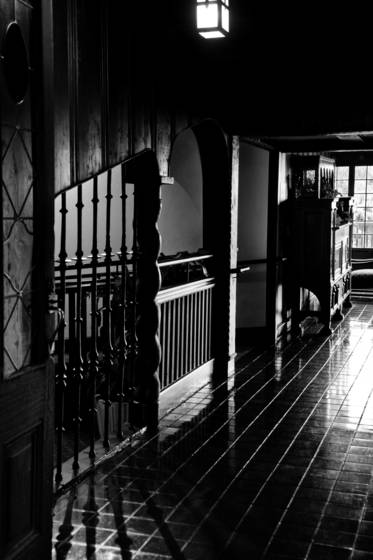 Peaceful_hallway