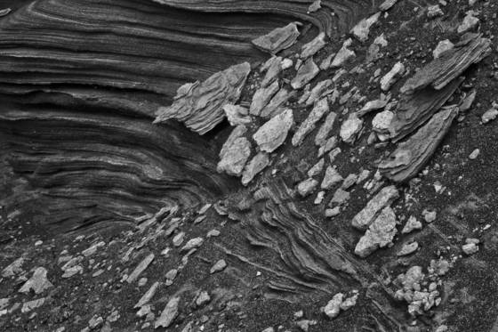 Volcanic_ash_striations