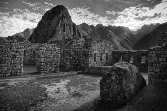 Ruins_below_wina_picchu