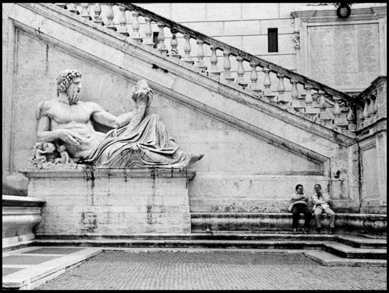Antique_god_and_two_friends