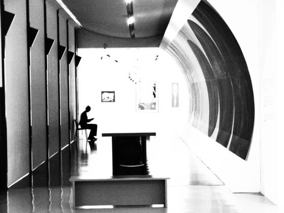Men_in_museums_12