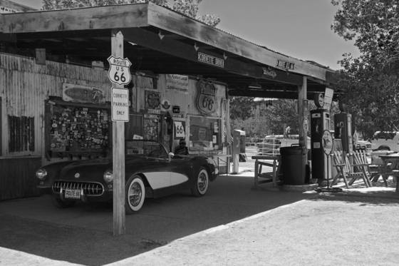 Corvette_parking_route_66