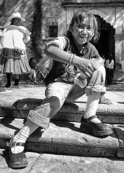 Girl_on_steps