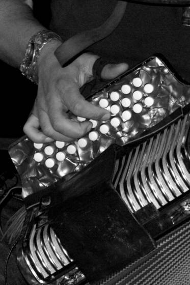 Squeezebox_hand