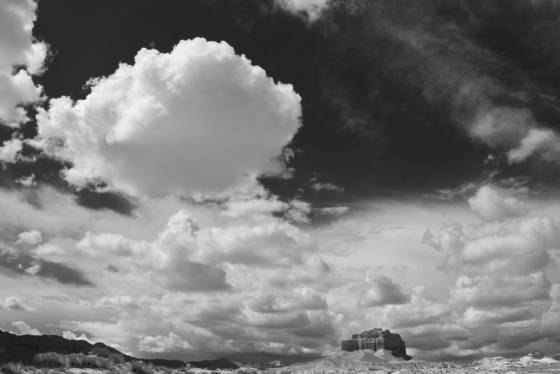 Goblin_valley_butte___clouds