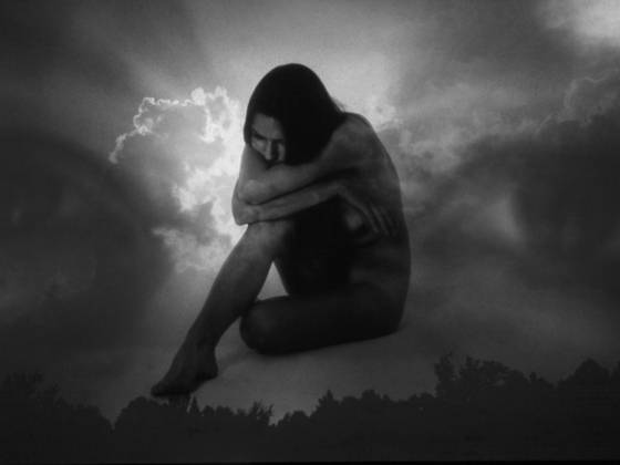 Nude_in_the_sky