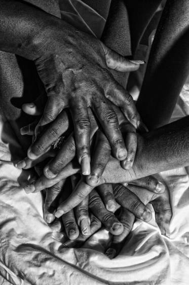 Naked_hands