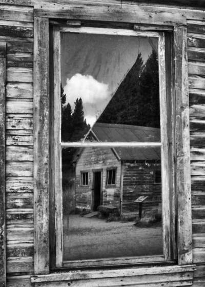 Ghost_town_reflection
