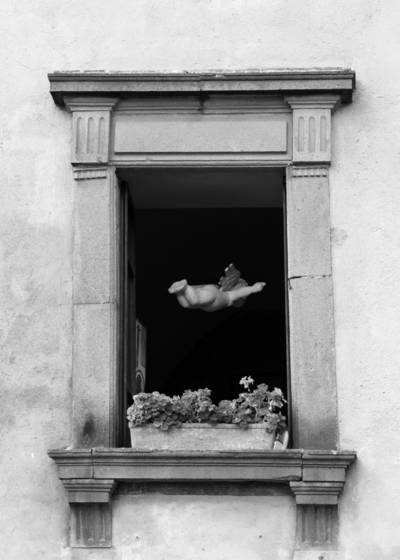 Hovering_cupid