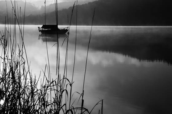 Boat_on_loch_ard