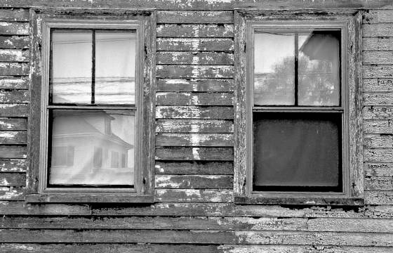 Light_window_dark_window