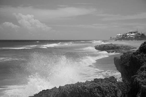 Pounding_sea