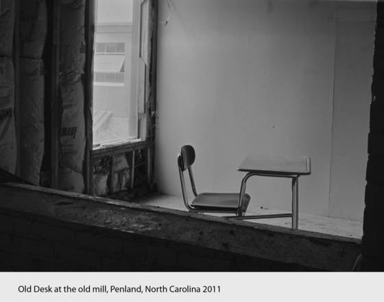 Old_desk_at_the_old_mill