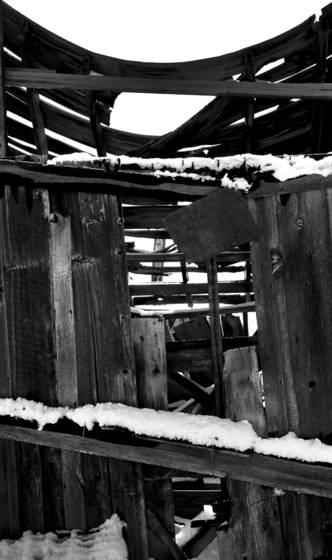 Temple_snow_in_bodie