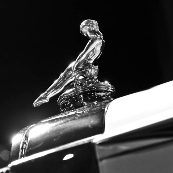 Chin_tuck_ornament