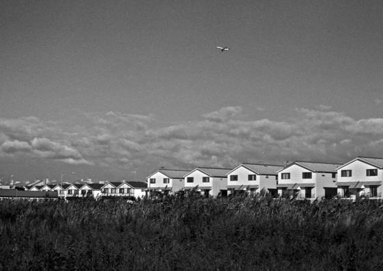 Prairie_houses_and_plane