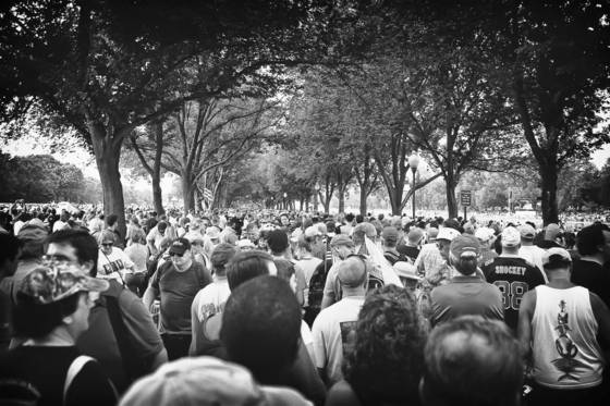 Lots_of_people