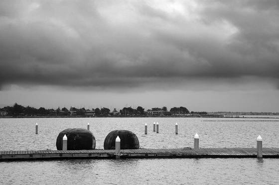 Pier_with_2_objects_and_10_things