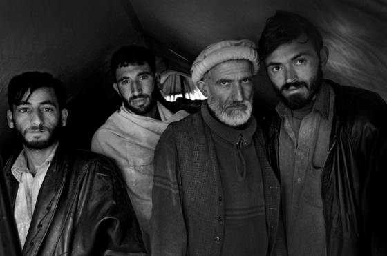 Villagers_who_survived_the_balakot_earthquake