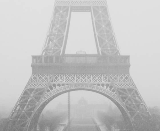 Eiffel_tower_in_winter