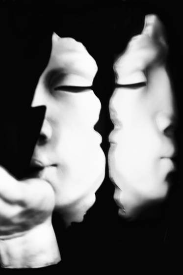 Mirrored_face
